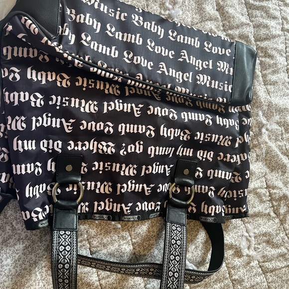 L.A.M.B. Gwen Stefani Lesportsac Tote Bag with Charm - Picture 6 of 7